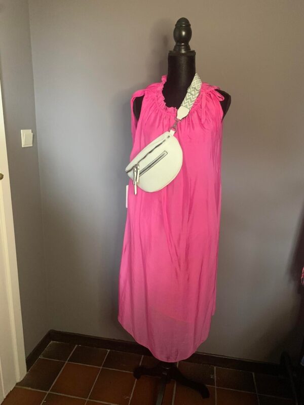 Roze mouwloos kleedje – Jurken & Kleedjes (foto 4)